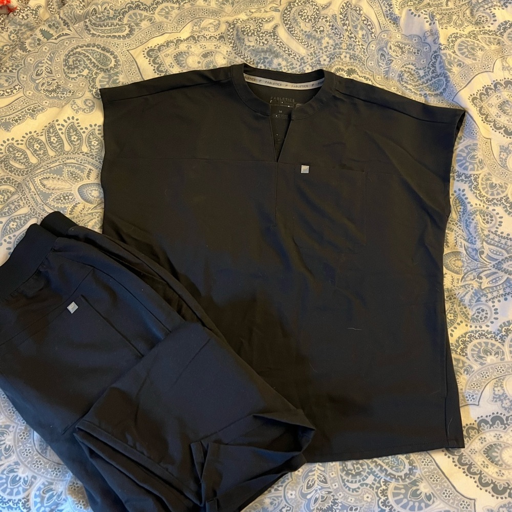 Fabletics Midnight Black Scrubs Set Top M Bottoms L